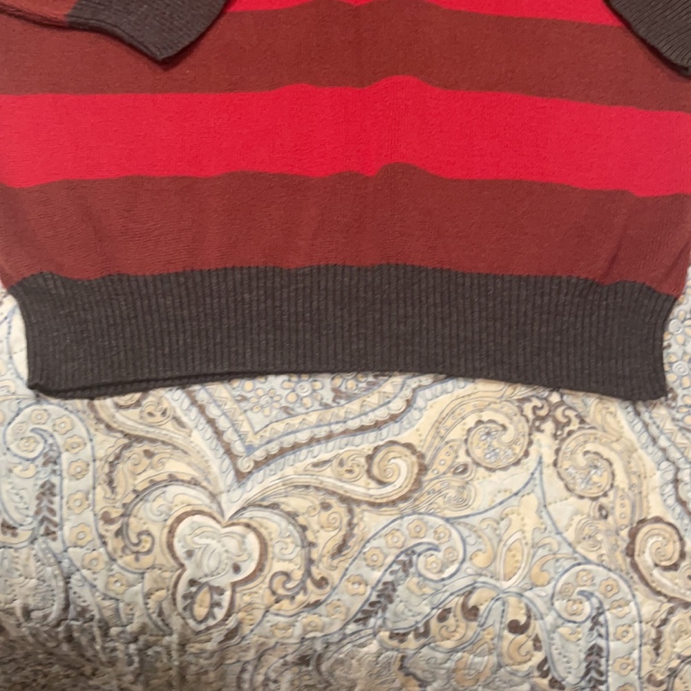 Sweater - Picture 2 of 6